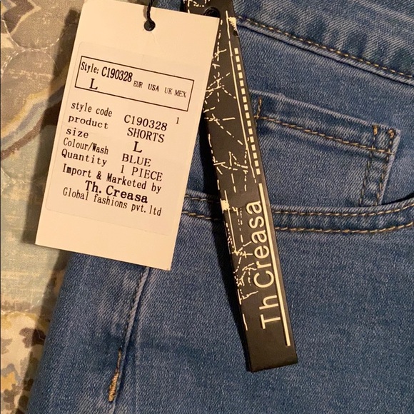NWT! Women’s High Rise Jean Shorts! 🤩 - Picture 2 of 5